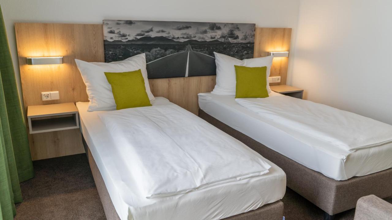 Highway Hotel Хербольцхайм Экстерьер фото