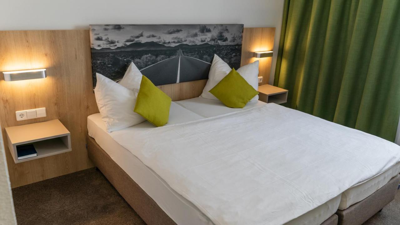 Highway Hotel Хербольцхайм Экстерьер фото