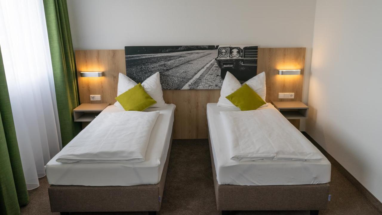 Highway Hotel Хербольцхайм Экстерьер фото