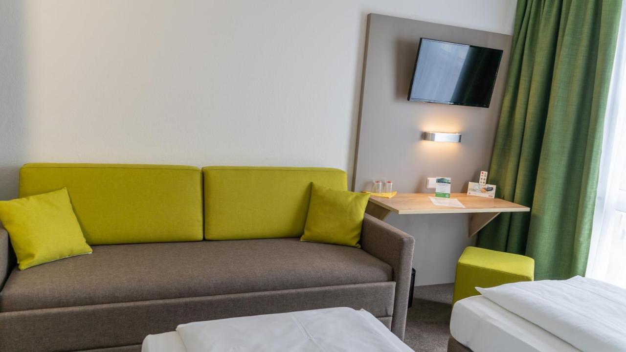 Highway Hotel Хербольцхайм Экстерьер фото