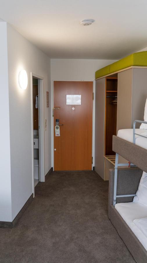 Highway Hotel Хербольцхайм Экстерьер фото
