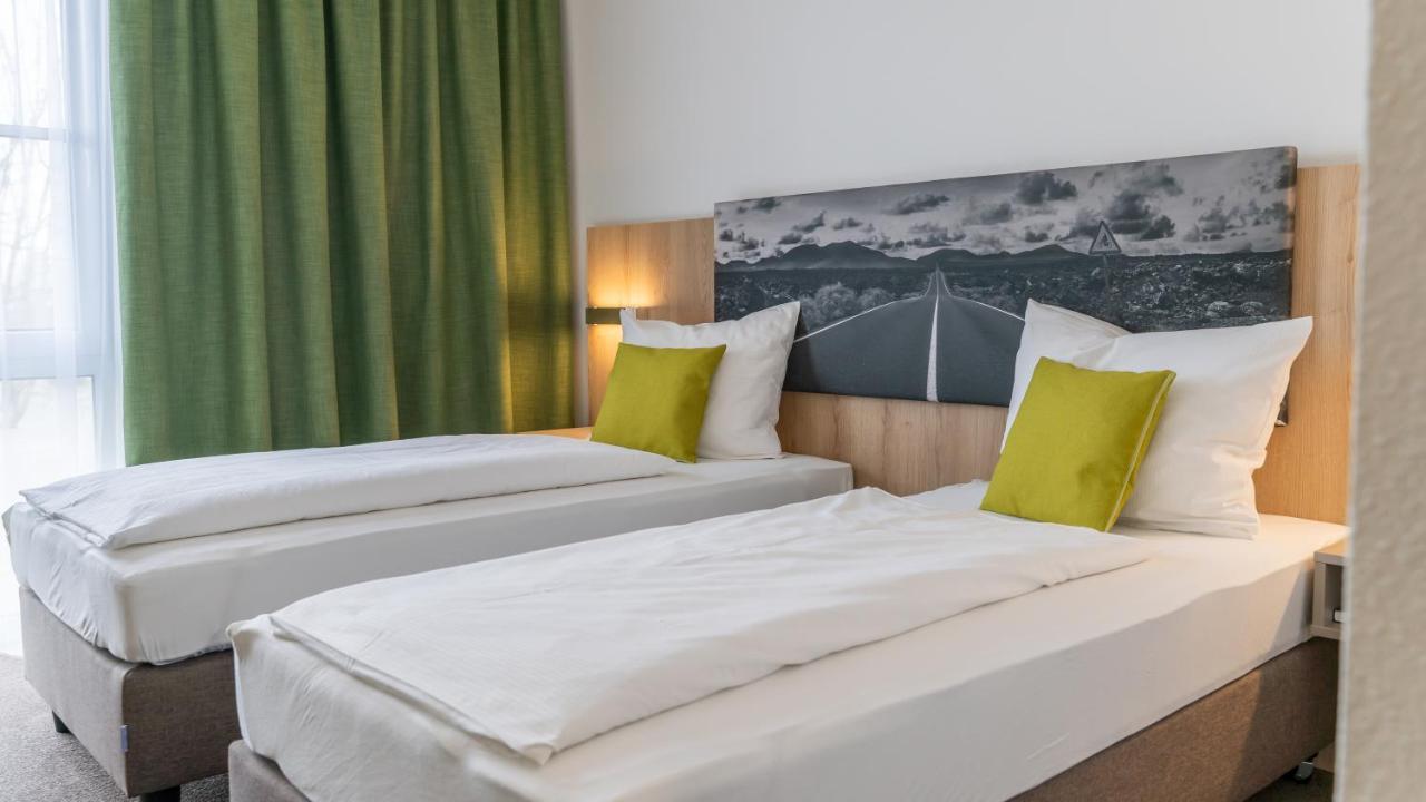 Highway Hotel Хербольцхайм Экстерьер фото