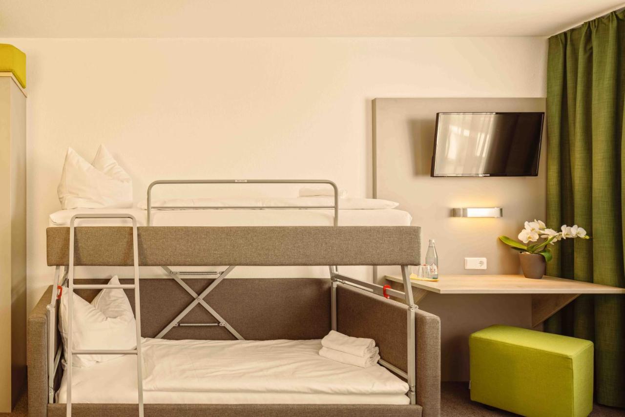 Highway Hotel Хербольцхайм Экстерьер фото