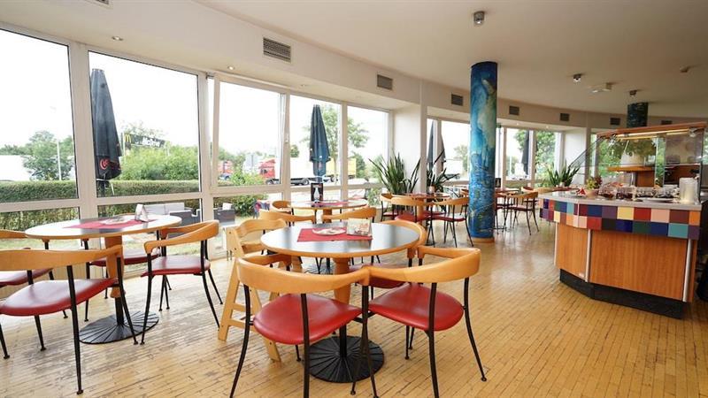 Highway Hotel Хербольцхайм Экстерьер фото
